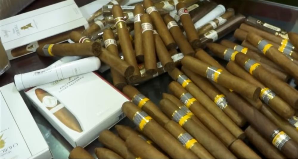 Tiếp viên hãng hàng không Bamboo Airways bị khởi tố về tội buôn hàng cấm